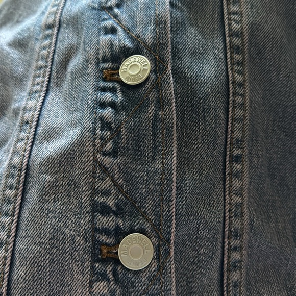 Madewell oversized distressed jean jacket with a pink undertone Sz S - Picture 8 of 9